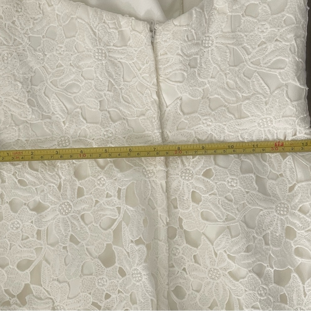 Spectacular David's Bridal Ivory Floral Lace Gown - Picture 4 of 16